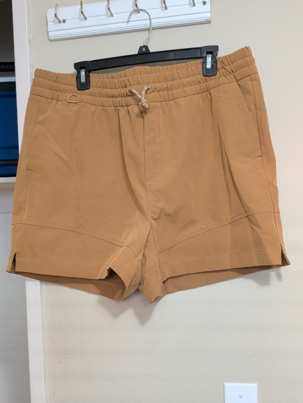 Old Navy Athletic Drawstring Shorts in Camel Tan